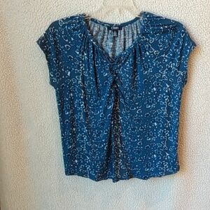 Chaps L blue and white top